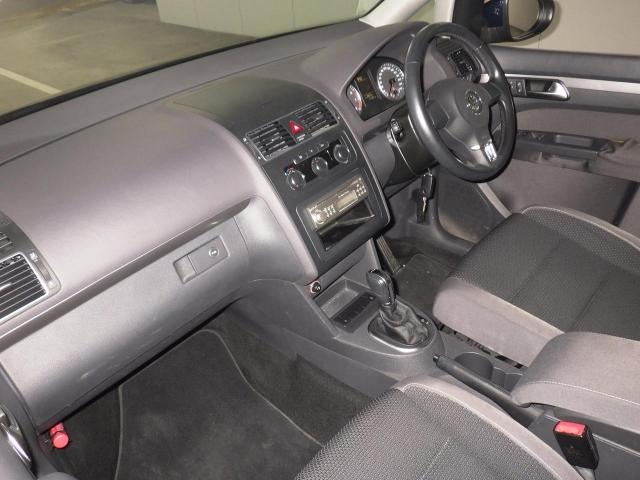 VOLKSWAGEN GOLF TOURAN 2012