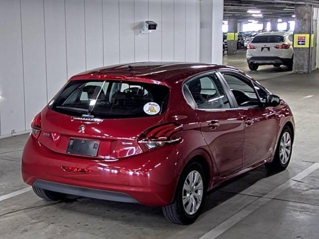 PEUGEOT 208 2017