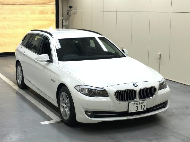 BMW 5 SERIES 2011