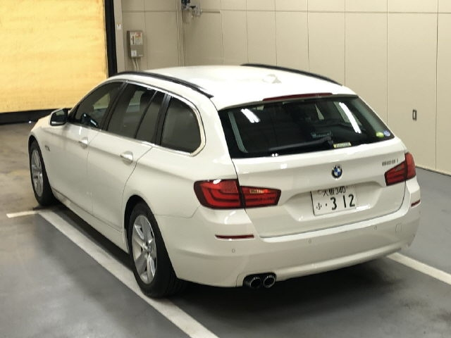 BMW 5 SERIES 2011