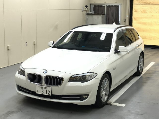 BMW 5 SERIES 2011