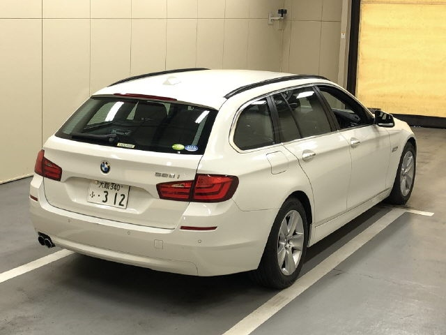 BMW 5 SERIES 2011