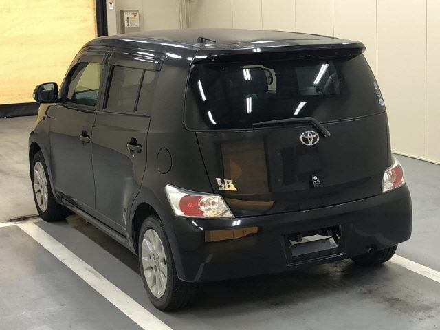 TOYOTA BB 2011