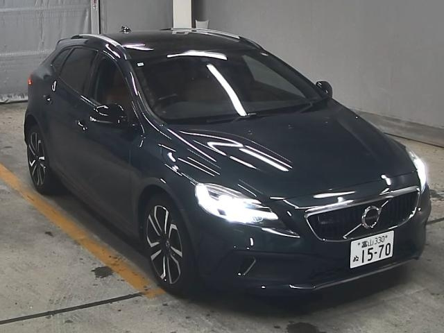 VOLVO V40 2017