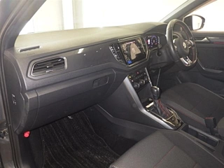 VOLKSWAGEN T-ROC 2021