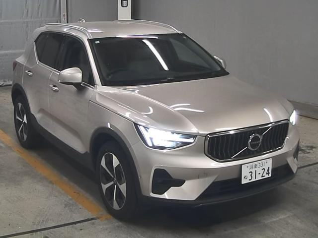 VOLVO XC40 2024