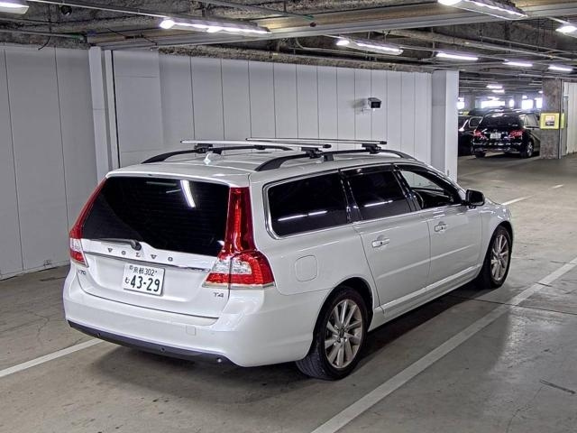 VOLVO V70 2014