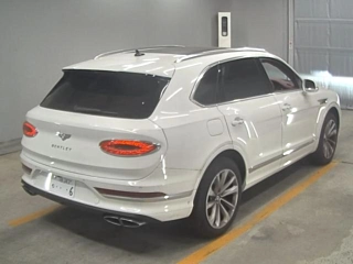 BENTLEY BENTAYGA 2023