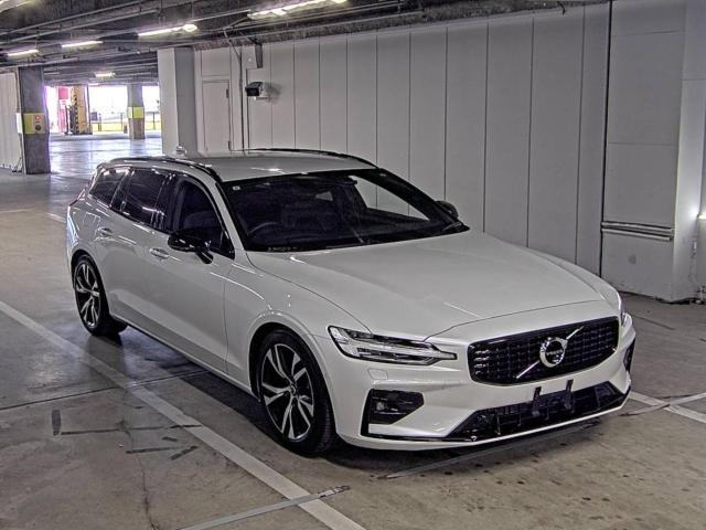 VOLVO V60 2021