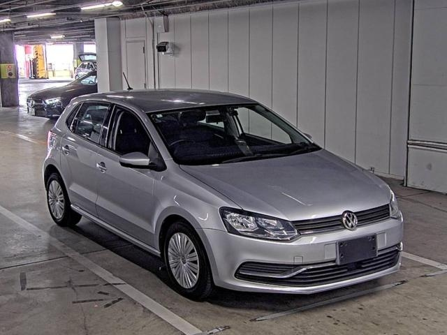 VOLKSWAGEN POLO 2015
