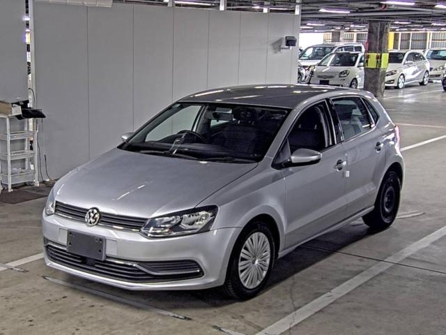VOLKSWAGEN POLO 2015