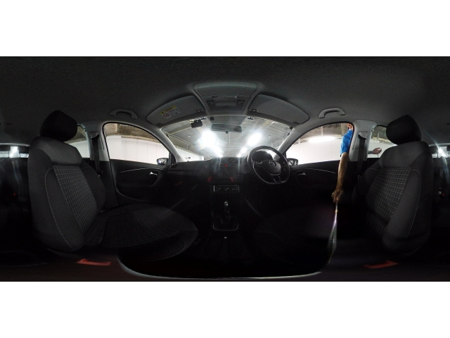 VOLKSWAGEN POLO 2015