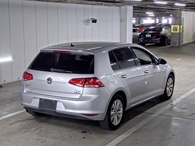VOLKSWAGEN GOLF 2015