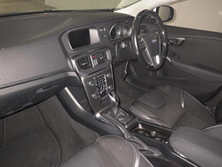VOLVO V40 2015