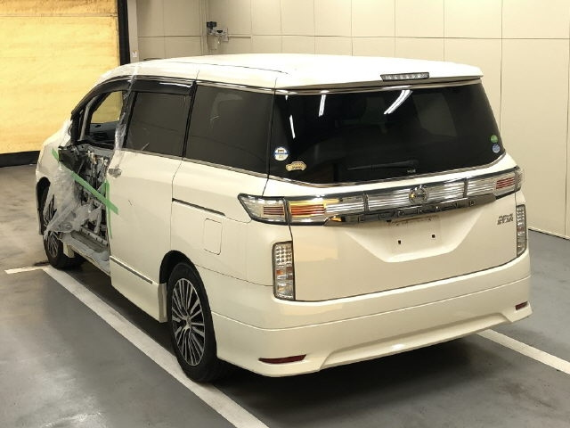 NISSAN ELGRAND 2017