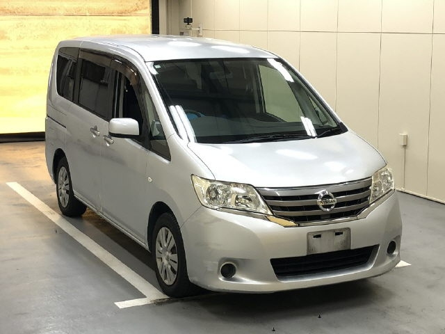 NISSAN SERENA 2010