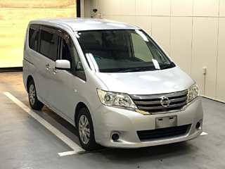 NISSAN SERENA 2010