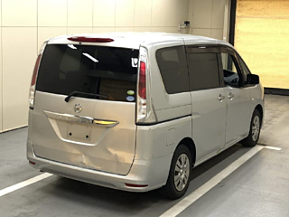 NISSAN SERENA 2010