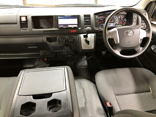 TOYOTA HIACE VAN 2019