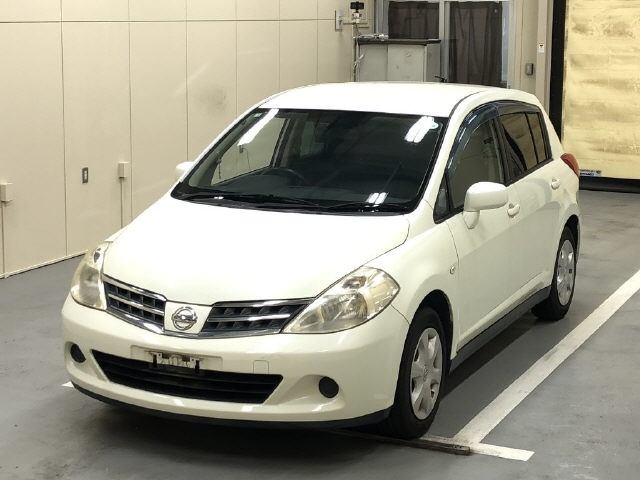 NISSAN TIIDA 2012