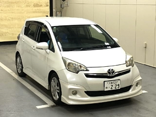 TOYOTA RACTIS 2012