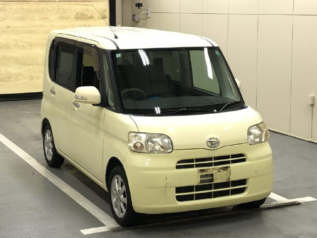 DAIHATSU TANTO 2010
