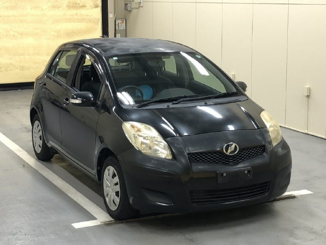 TOYOTA VITZ 2010