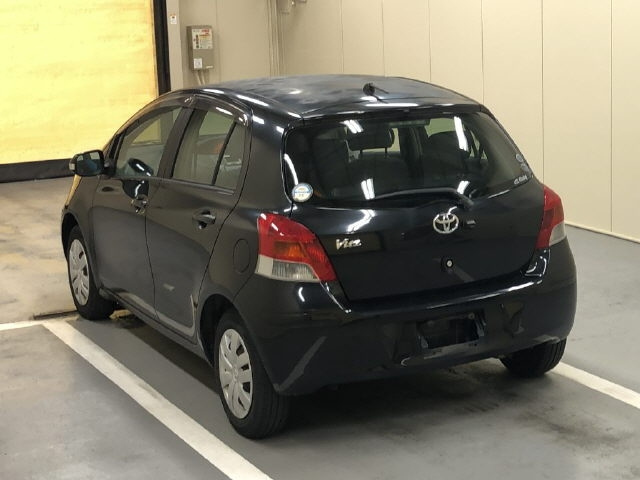 TOYOTA VITZ 2010
