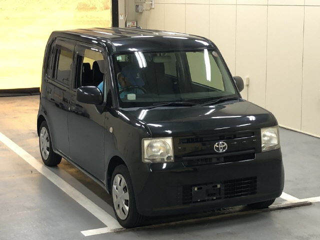 TOYOTA PIXIS SPACE 2013