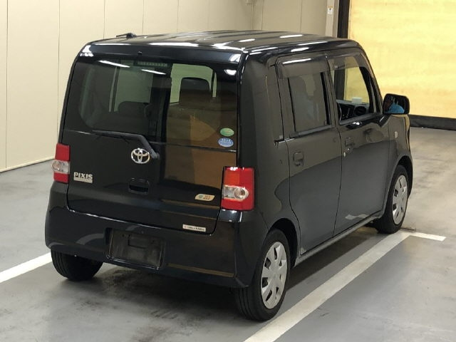 TOYOTA PIXIS SPACE 2013