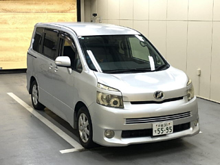 TOYOTA VOXY 2009