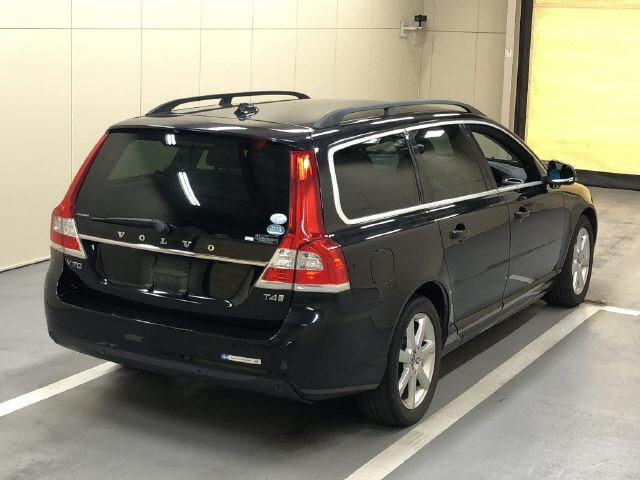 VOLVO V70 2015