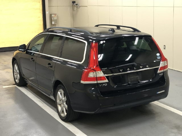VOLVO V70 2015