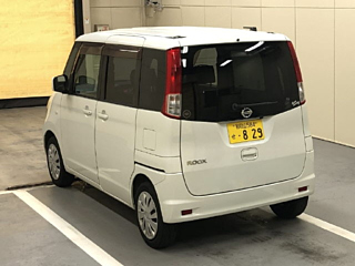 NISSAN ROOX 2011