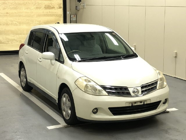NISSAN TIIDA 2010