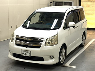 TOYOTA NOAH 2008