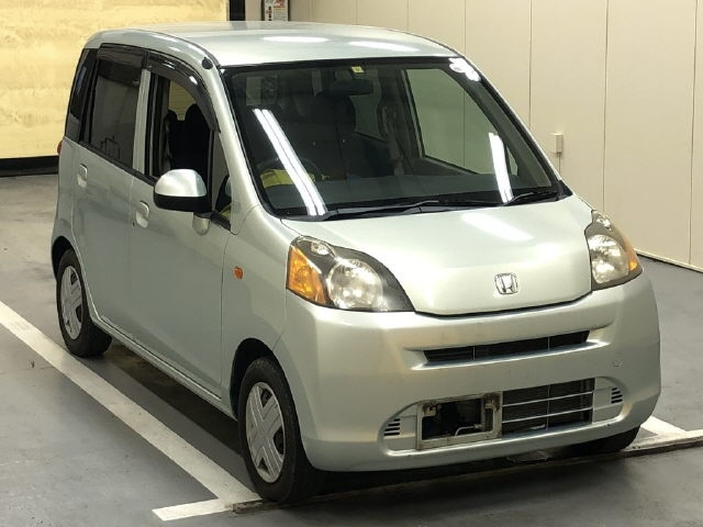 HONDA LIFE 2010