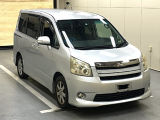 TOYOTA NOAH 2008