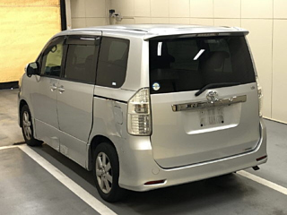 TOYOTA NOAH 2008