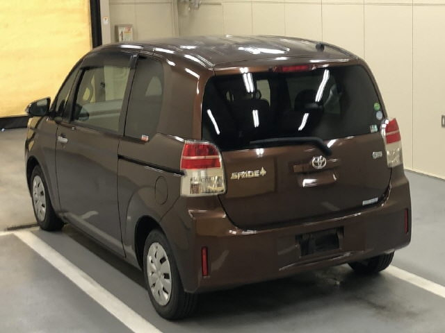 TOYOTA SPADE 2014