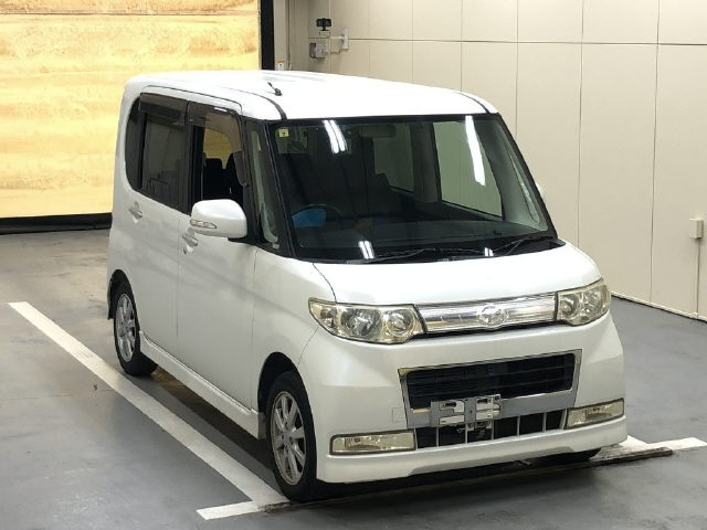 DAIHATSU TANTO 2008