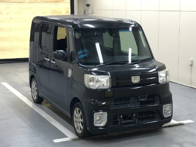 DAIHATSU WAKE 2016
