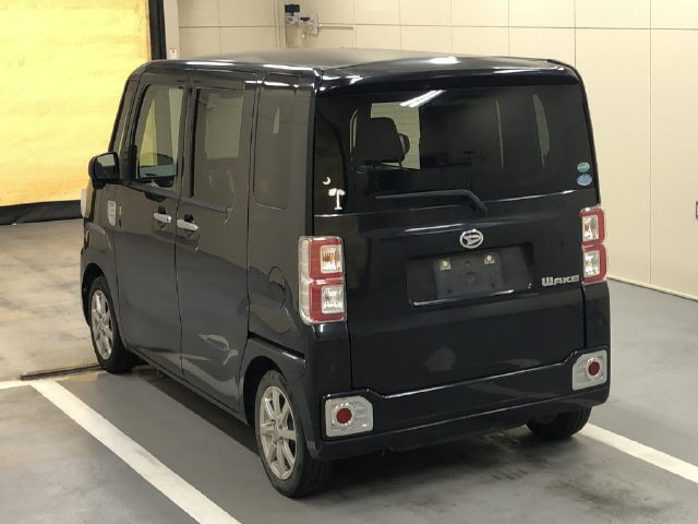 DAIHATSU WAKE 2016