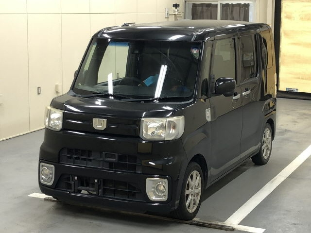 DAIHATSU WAKE 2016