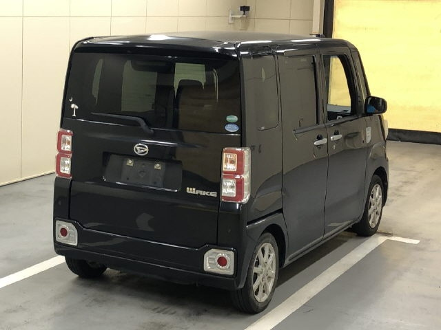 DAIHATSU WAKE 2016