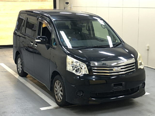 TOYOTA NOAH 2012