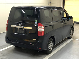 TOYOTA NOAH 2012