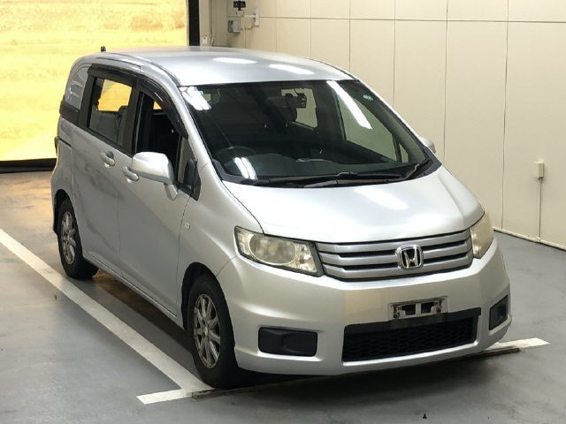 HONDA FREED 2010