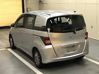HONDA FREED 2010