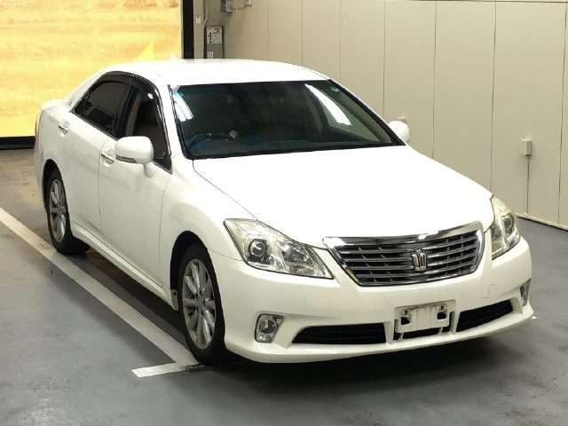 TOYOTA CROWN 2010
